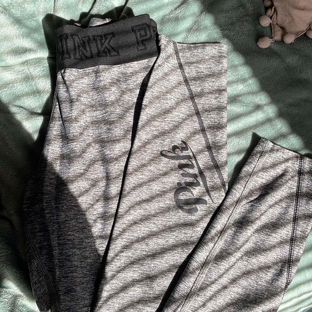 Victoria’s Secret PINK leggings